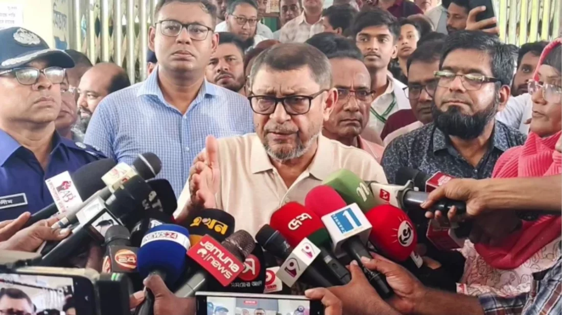 লুটপাটে বিপর্যস্ত স্বাস্থ্য খাত, সংস্কারের ঘোষণা স্বাস্থ্যমন্ত্রীর